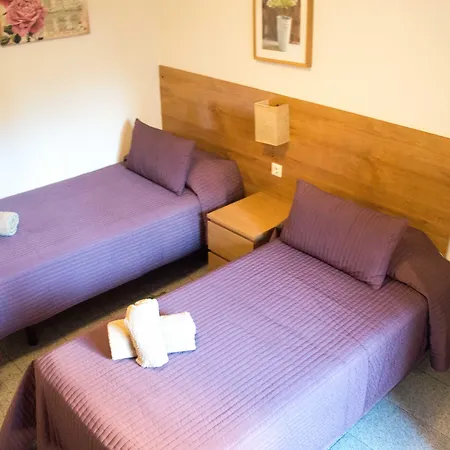 Alogar Casa de hóspedes 2*