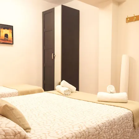 Alogar Casa de hóspedes 2*