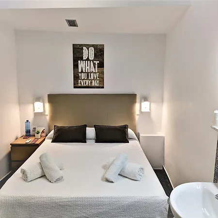 Πανσιόν Alogar